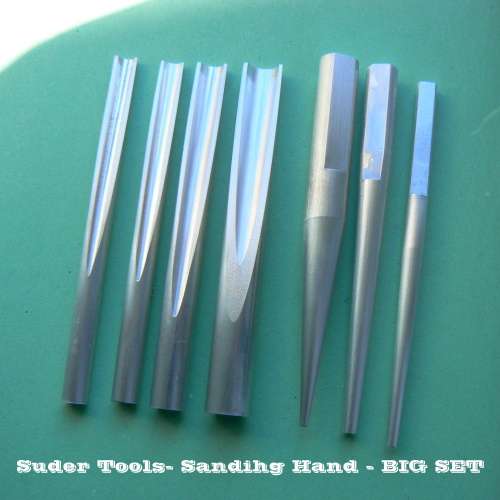 Sanding hands 3 ST015