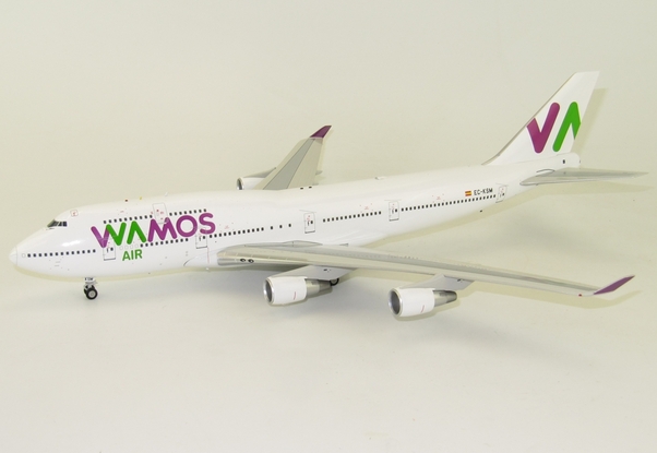 B747-400 (Wamos Air) EC-KSM With stand JF-747-4-044