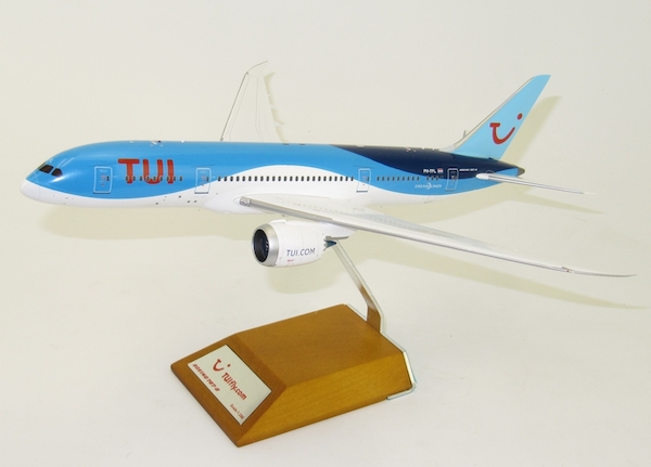 B787-8 (TUI Netherlands) PH-TFL With Stand LH2004