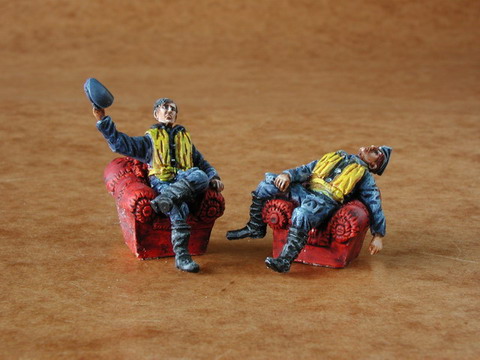 Luftwaffe Pilots at rest WW2 (2 figures) F48096