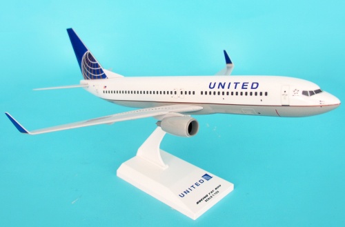 Boeing 737-800 United SKR603