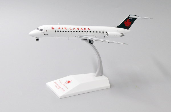 Douglas DC9-32 Air Canada C-FTLL With Stand XX2219