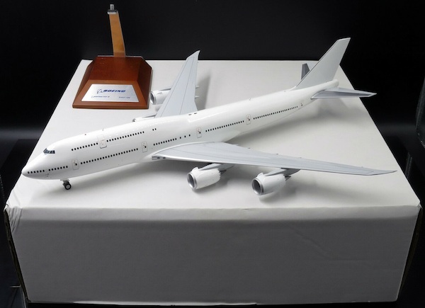 Boeing 747-8i Blank With Stand XX2169