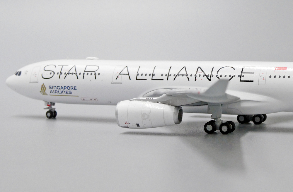 Airbus A330-300 Singapore Airlines "Star Alliance Livery" 9V-STU