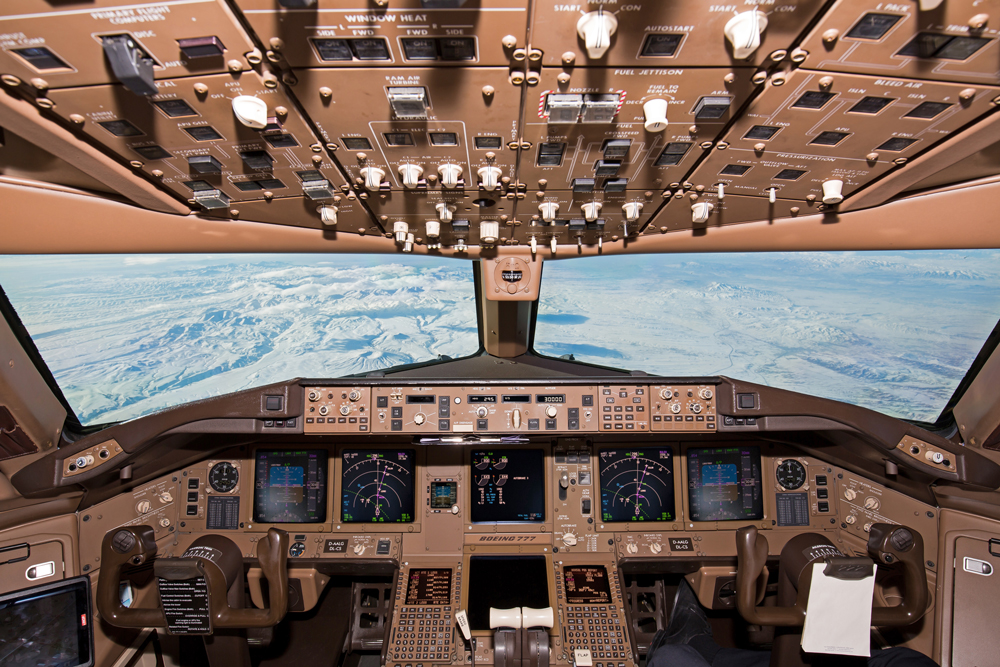 B777F Bangkok "Joe Moser's final approach" Aerologic