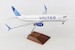 Boeing 737-800 United N37267 W/WOOD STAND & GEAR