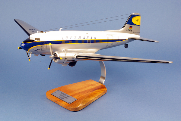 Douglas DC3 Lufthansa D-CADE VF070