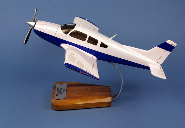 Piper PA28 "Arrow II" VF135