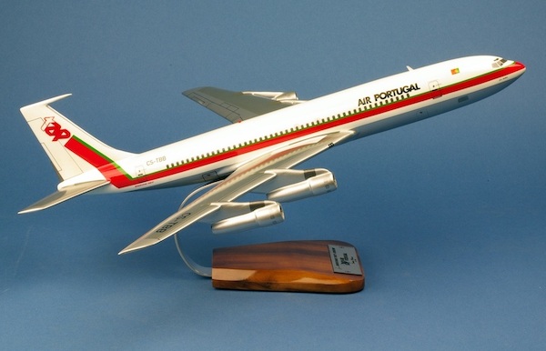 Boeing 707-382B TAP Portugal "Santa Maria" CS-TBB VF303