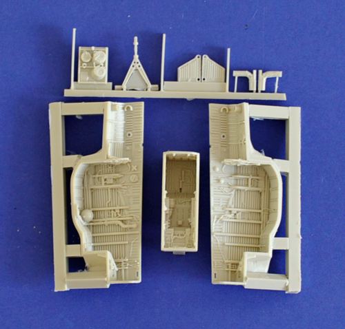 MiG31 Foxhound Wheelbay  set (AMK)  RS022