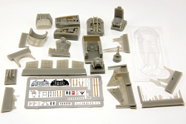 Sukhoi Su-25K Cockpit set + electronic bay (OEZ, KP)  RESIM4815