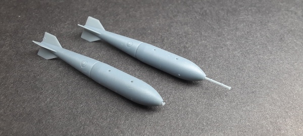 MK118 Bombs (2 different fuses) (4x) RM046