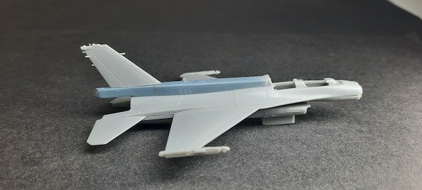 Dorsal spine for F16D (Polish) Trumpeter RM050
