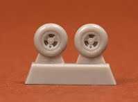 Spitfire wheels 3-spoke with radial tread (Airfix)  SBS72026