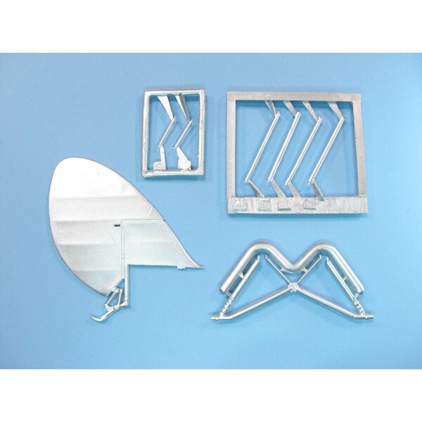 De Havilland Dh82a Tiger Moth Landing gear and rudder (ICM/Revell) SAC32165