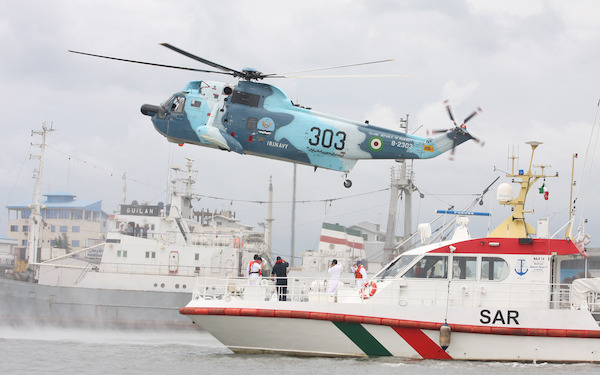 Sikorsky RH53D Sea Stallion and SH3D Sea King (Islamic Republic of Iran Navy)  SSN72059