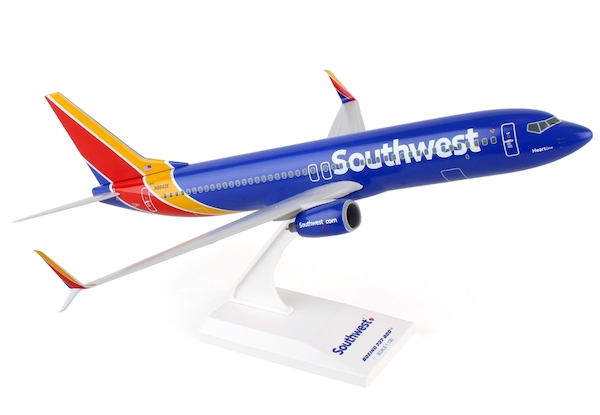 Boeing 737-800 Southwest "Heart One" N8642E SKR813