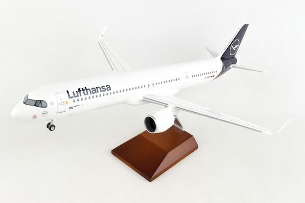 Airbus A321neo Lufthansa D-AIEN  SKR8429