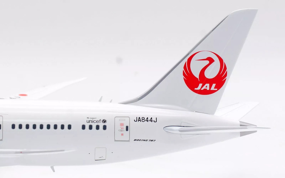 SQ Wings L2025 Boeing 787-8 Dreamliner JAL Japan Airlines JA844J