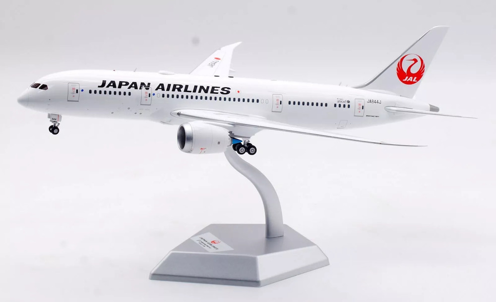 SQ Wings L2025 Boeing 787-8 Dreamliner JAL Japan Airlines JA844J