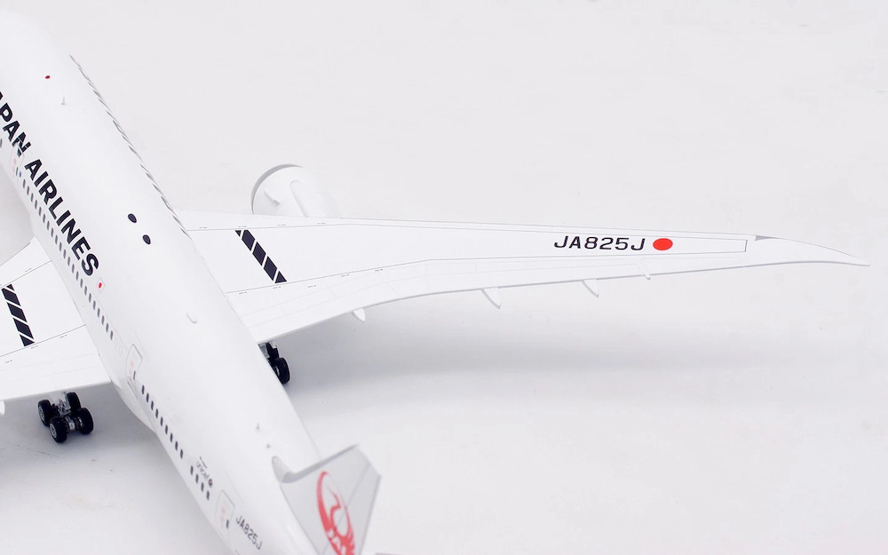 SQ Wings L2027 Boeing 787-8 Dreamliner JAL Japan Airlines JA825J
