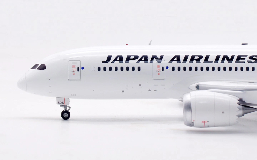 SQ Wings L2027 Boeing 787-8 Dreamliner JAL Japan Airlines JA825J