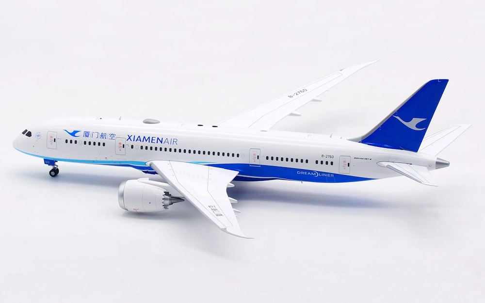 Boeing 787-8 DREAM LINER 1/200 スケールモデル Amazon.com: Boeing Unified 787-8 Dreamliner 1:200 Model