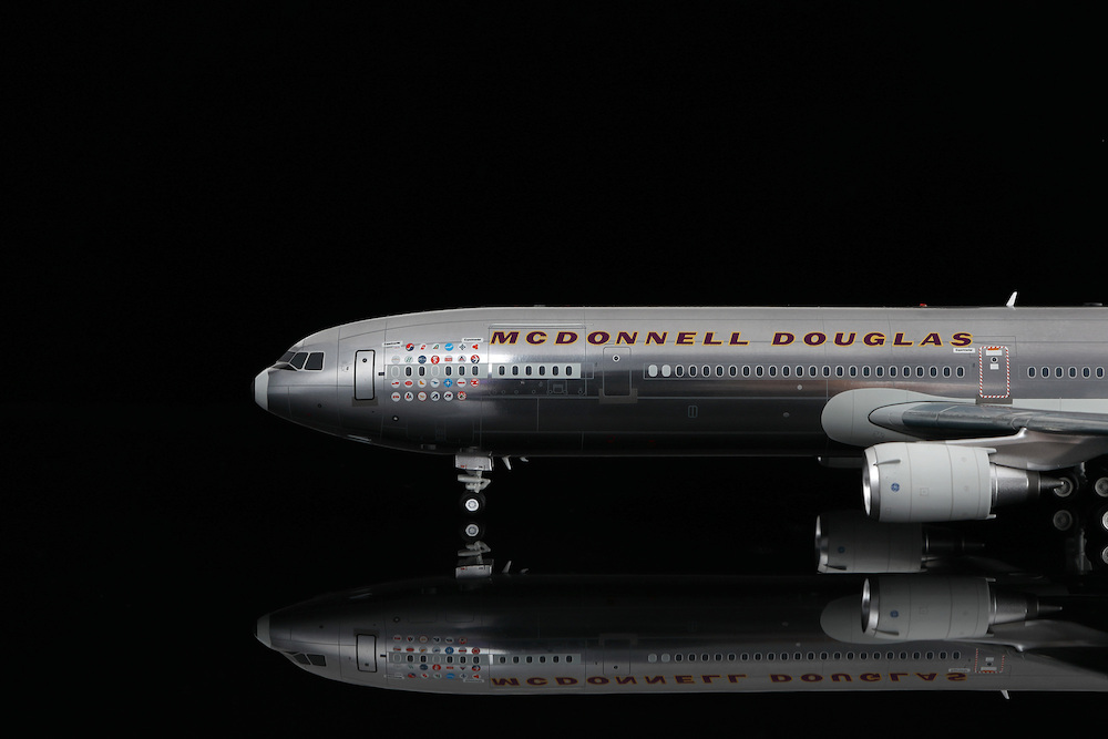 SQ Wings L2105 McDonnell Douglas MD11 House Color N111MD