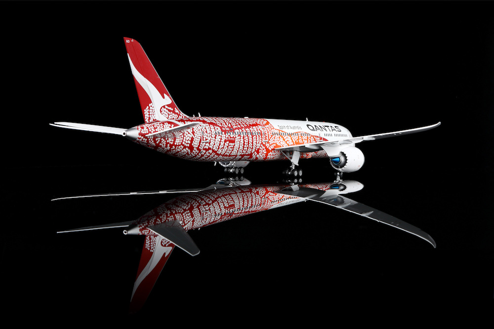 SQ Wings L2129 Boeing 787-9 Dreamliner Qantas 