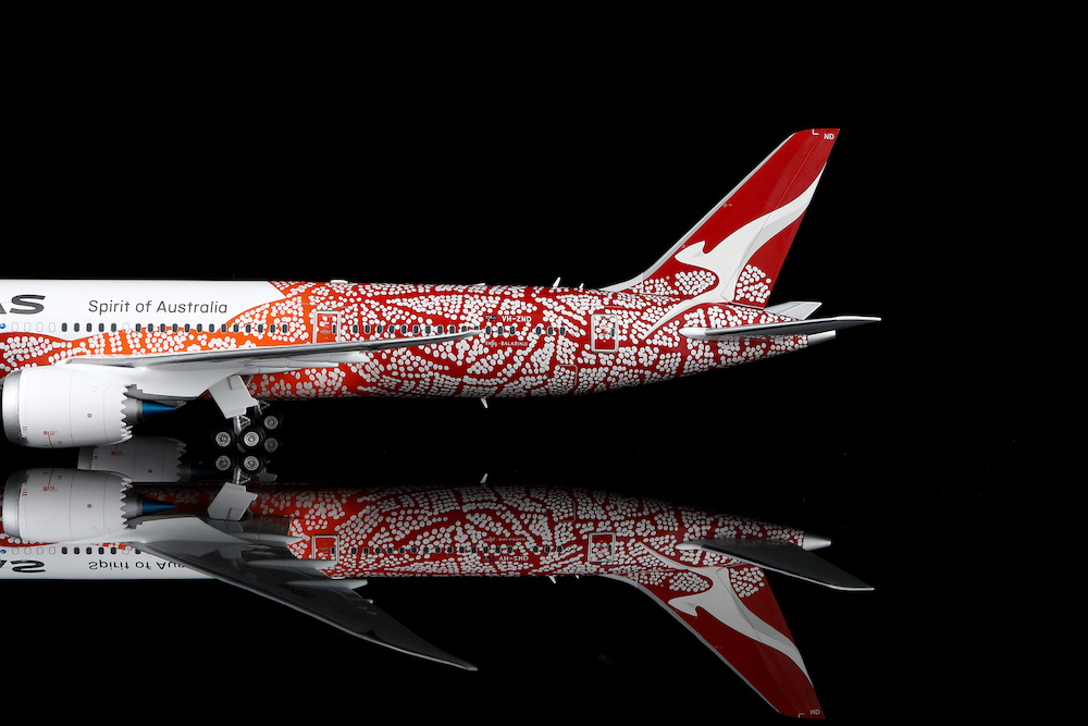 SQ Wings L2129 Boeing 787-9 Dreamliner Qantas 