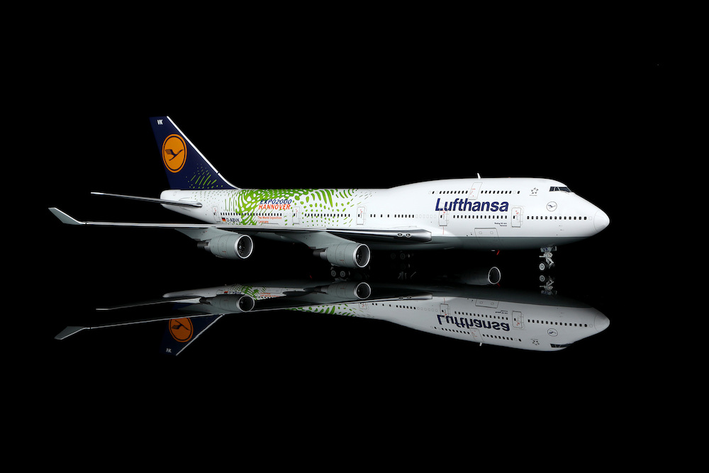 SQ Wings L2185 Boeing 747-400 Lufthansa 