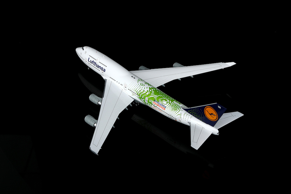 SQ Wings L2185 Boeing 747-400 Lufthansa 