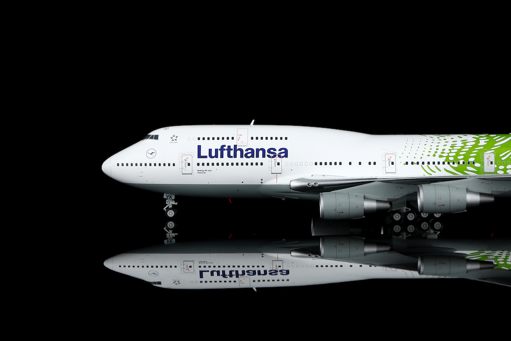 SQ Wings L2185 Boeing 747-400 Lufthansa 