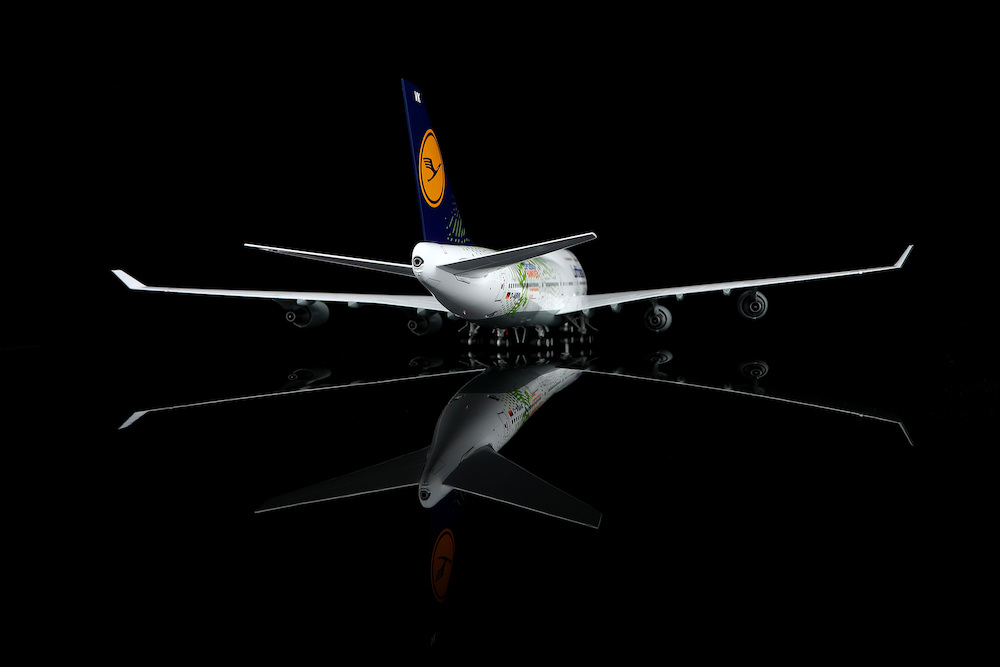 SQ Wings L2185 Boeing 747-400 Lufthansa 