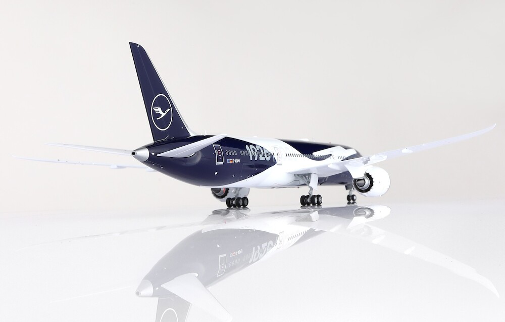 SQ Wings L2279 Boeing 787-9 Dreamliner Lufthansa 