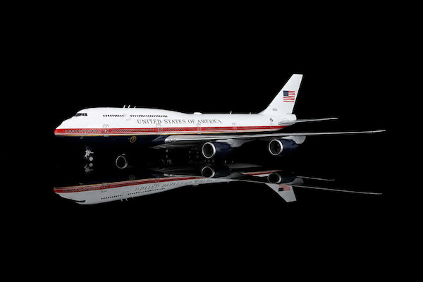 Boeing 747-8 Air Force One United States of America 31000 Flaps Down  L2418FD