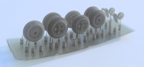 Hawker Sea Fury wheel set (MKM) 4432