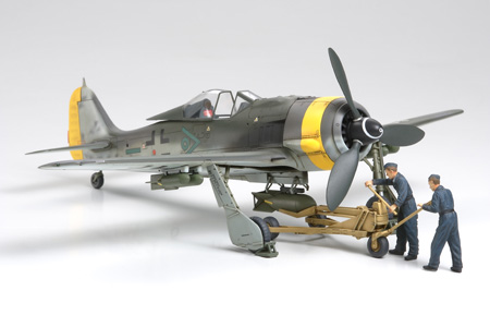 Focke Wulf Fw190F8/F9 with bomb loading set 61104