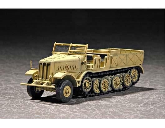 German Sd Kfz.9/18 Ton Half track  07252