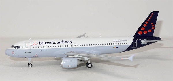 Airbus A320-214 Brussels Airlines OO-SNJ With Stand WB-A320-027