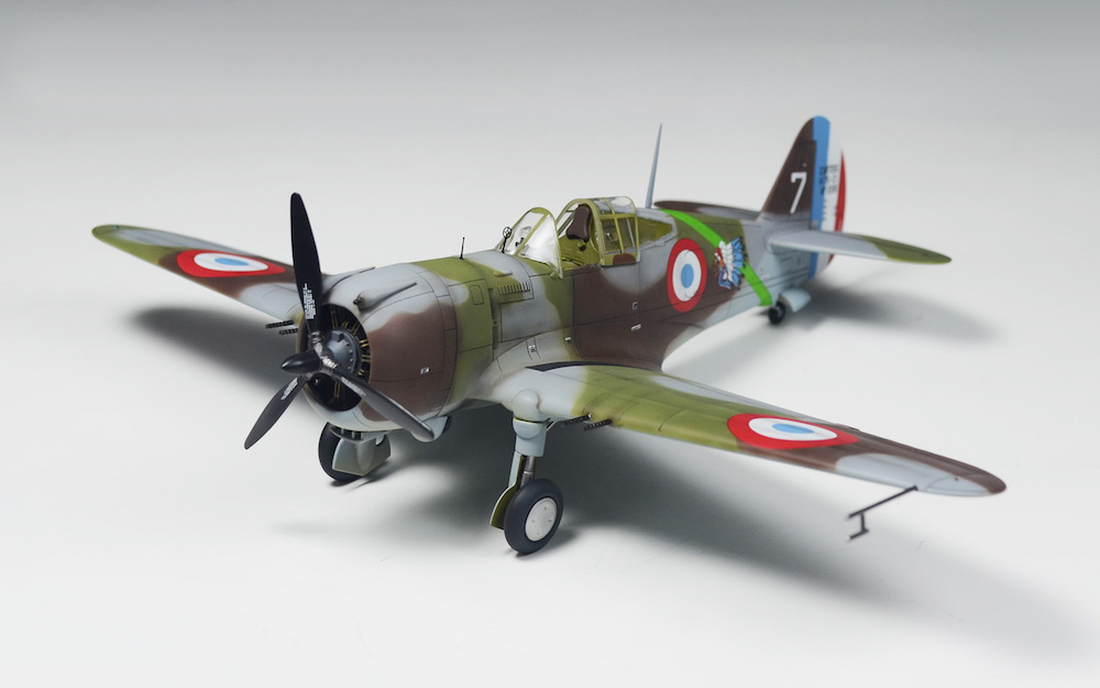 Kit Modèle Plastique 1/48 Curtis Hawk H75-C1 Wolfpack Design - Édition Premium - Avec Décalcomanies Et Masquage