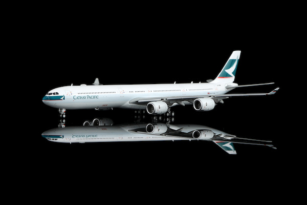 Airbus A340-600 Cathay Pacific B-HQB Flaps Down  YY34604F