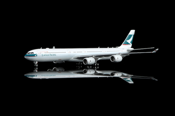 Airbus A340-600 Cathay Pacific B-HQC  YY34605
