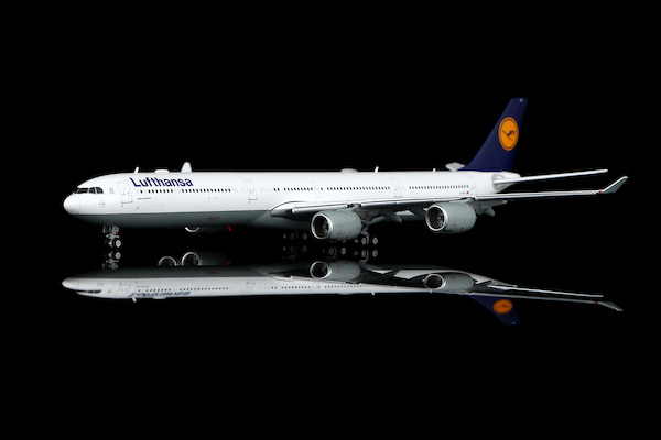 Airbus A340-600 Lufthansa D-AIHZ Flaps Down YY34615F