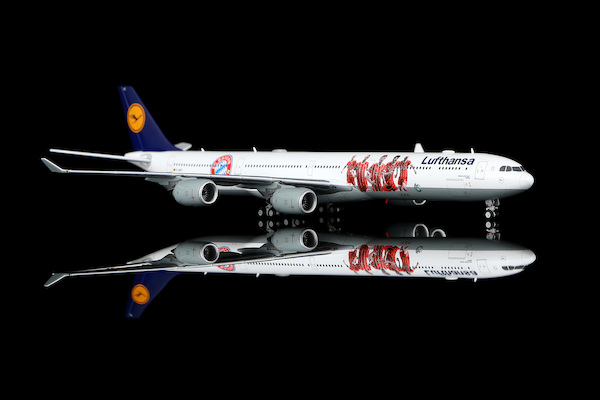 Airbus A340-600 Lufthansa "Bayern Munich" D-AIHZ Flaps Down  YY34617F