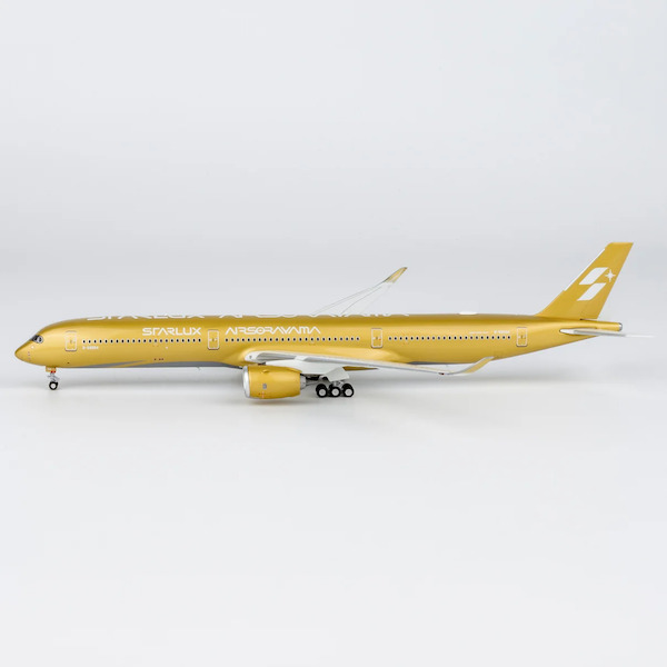 Airbus A350-1000 STARLUX Airlines Airsorayama Gold B-58554 Flaps Down YY350K04F