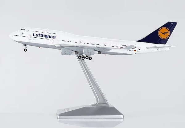 Boeing 747-400 Lufthansa D-ABTA Flaps Down YY74411F