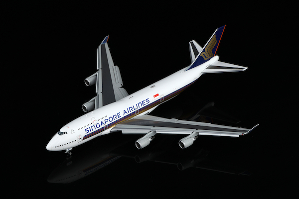 Boeing 747-400 Singapore Airlines 9V-SMU Flaps down YY74416F