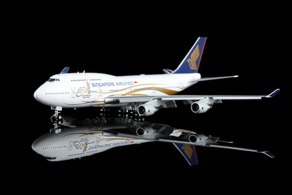 Boeing 747-400 Singapore Airlines 9V-SMZ Flaps down  YY74417F