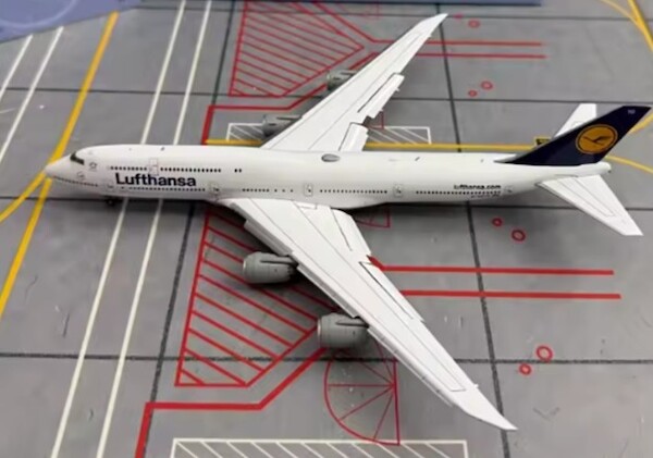 Boeing 747-8 Lufthansa  D-ABYD Flaps Down  YY74801F